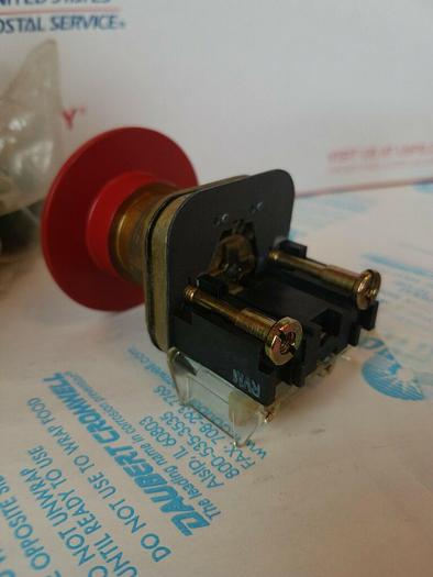 Allen Bradley 800T-D6LA Push Button Jumbo Mushroom Head Red