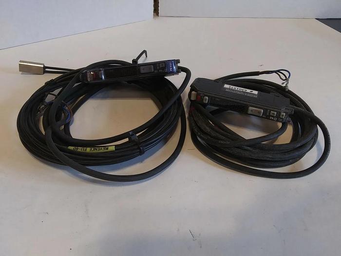 Used Keyence FS-V31 Digital Fiber Optic Sensor Amplifier (Lot of 2)
