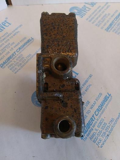 Used Versa VPP-3301 3 way valve