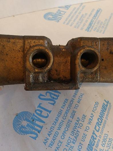 Used Versa VPP-3301 3 way valve