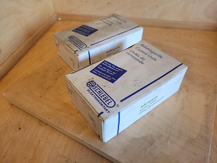Schlegel Elektrokontakt 269093 )LOT OF 2)