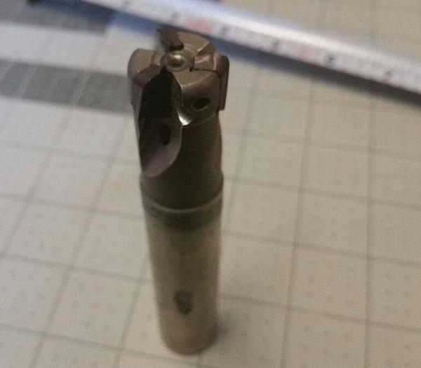 Used MITSUBISHI End Mill 3 Flute, Thru Bore, ~4-1/4" OAL