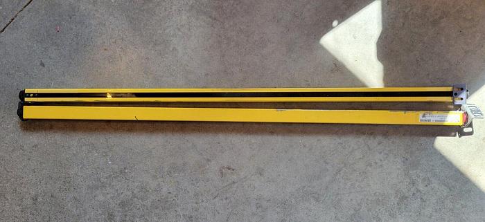 Used Sti MiniSafe 42672-0400 & 42687-0400 Light Curtain Set & 43207-0010 Panel