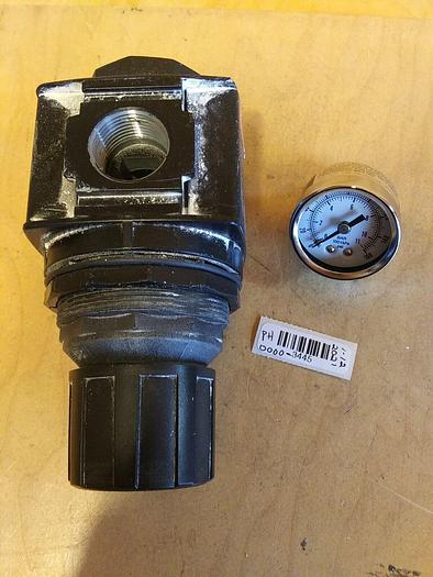 Used R28-06-F0G0 Wilkerson 3/4"NPT Regulator with Gauge K4515N14160