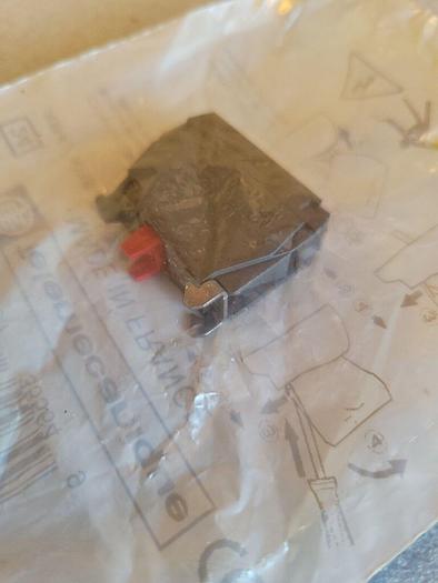 Telemecanique ZBE102 35564 Contact Block 785901355649