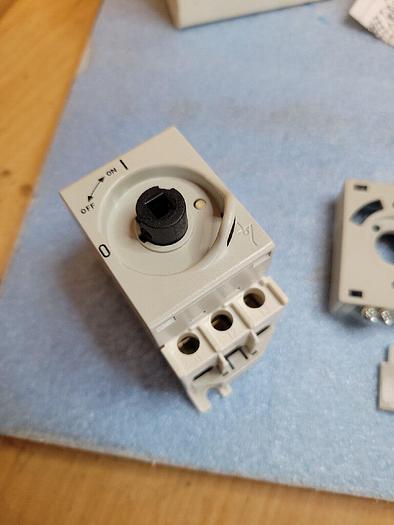 Cutler Hammer C362NM25D Door Mounted Switch