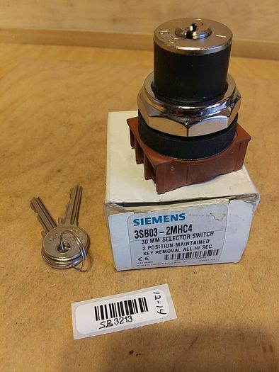 Siemen 3SB03-2MHC4 Selector Switch with Keys