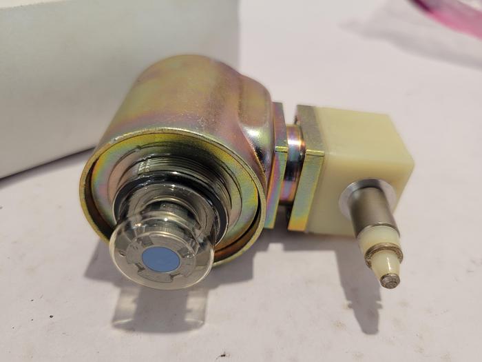 Versa Valves E-3198-84PE-A120