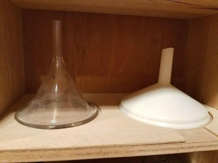 Used ATM Sonic Sifter Accessory Set For L3P Sieve, Funnel shadow box antique display