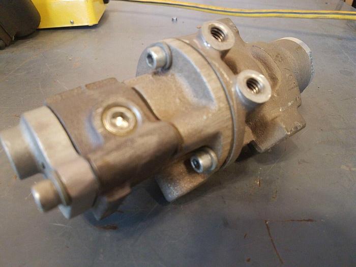 Used Parker Schrader Bellows N35431099 Valve, K705-1001 - USED