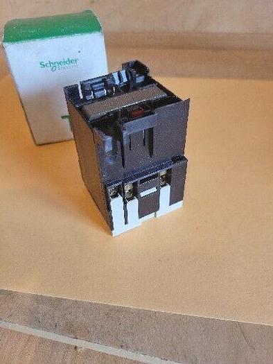 Schneider Electric CA2 SKE20G7 3389110567083