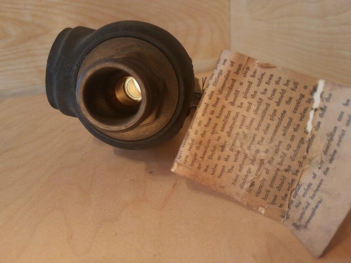 Dresser 1543F Size 1", 15 PSI Safety Relief Valve