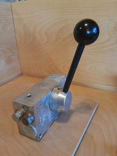 Used Carr Lane Roemheld Shunt Diverter Valve (UNK Mfgr #)