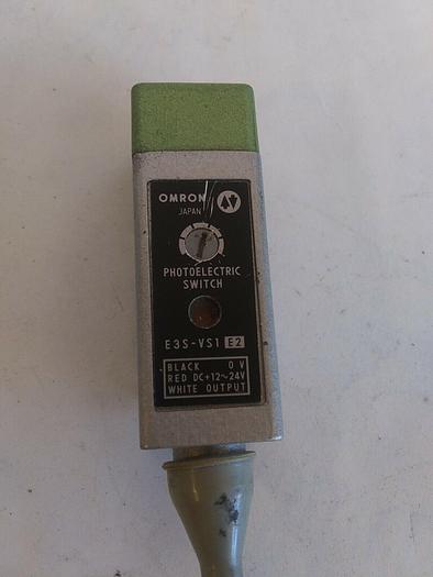 Used Omron E3S- VS1 E2 Photoelectric Switch