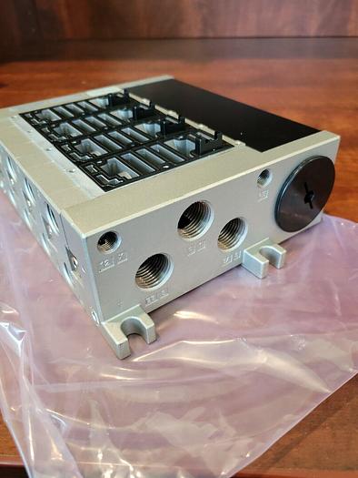 Used SMC NVV5FS3-01T-041-03T PARTS REPAIR DAMAGED WIRE PORT