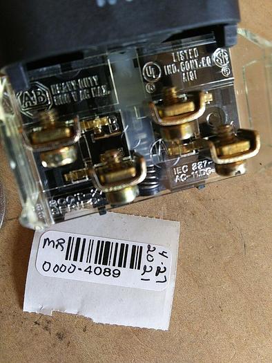 Allen Bradley 800T-PB46G Push Button. Illuminated. Green Lens