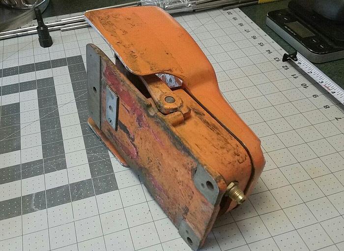 Linemaster Hercules Foot Pedal Switch, Pneumatic 3-Hose Locking P-534-D