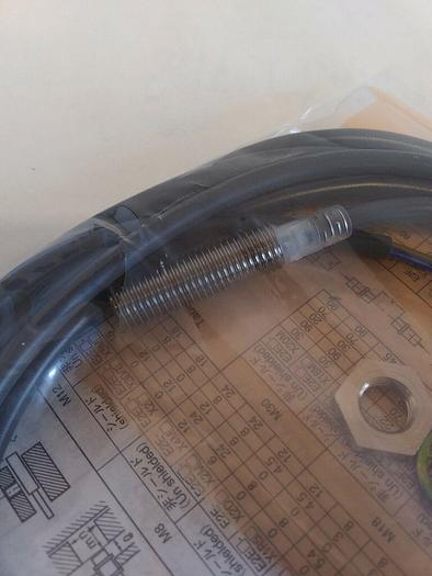 Omron EXE-X2D1-N Proximity Switch