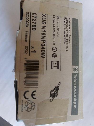 Telemecanique XU5 N18NP340W Photoelectric Sensor