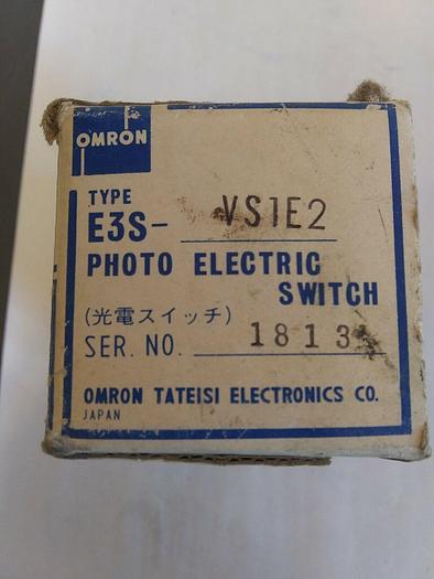 Used Omron E3S- VS1 E2 Photoelectric Switch