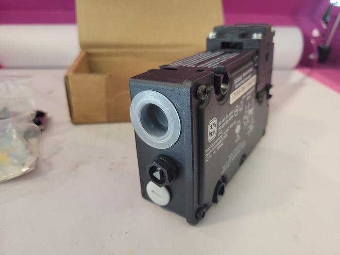 Used Schmersal TZFWS-SNA 115VAC