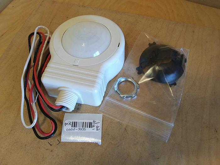 Hubbell HMHB21U Fluorescent High Bay Sensor