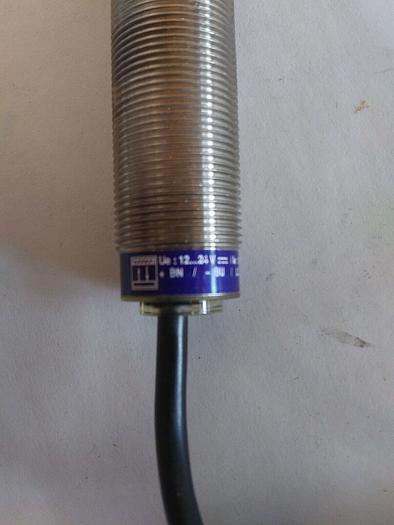 Telemecanique XU5 N18NP340W Photoelectric Sensor