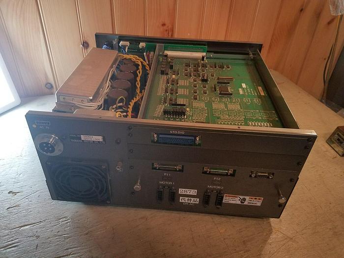 Used Yamaha QRCX-000 Robotic Controller QRCX, Used with Cables, 200V