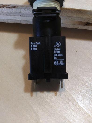 Square D D6G2SDU11 Selector Switch