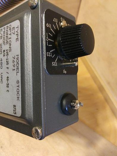 United Electric E7 7691 Temperature Controller * Range 105-125°F