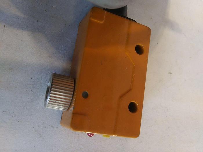 Used IFM Electronics OEF-4-1-FPOG Photoelectric Sensor