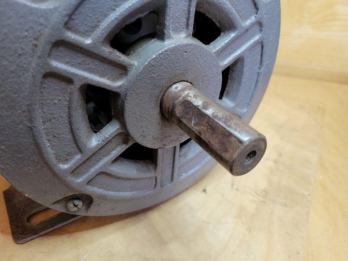 Used Electric Motor 0.5 HP 1750rpm 220V Shaft 3/4 Hp