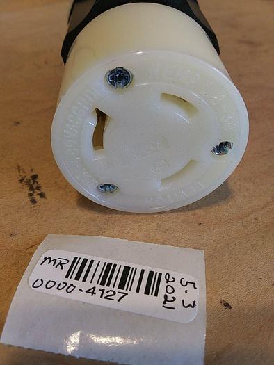 Leviton 2643 Locking Connector 2 Pole 3 Wire Grounding