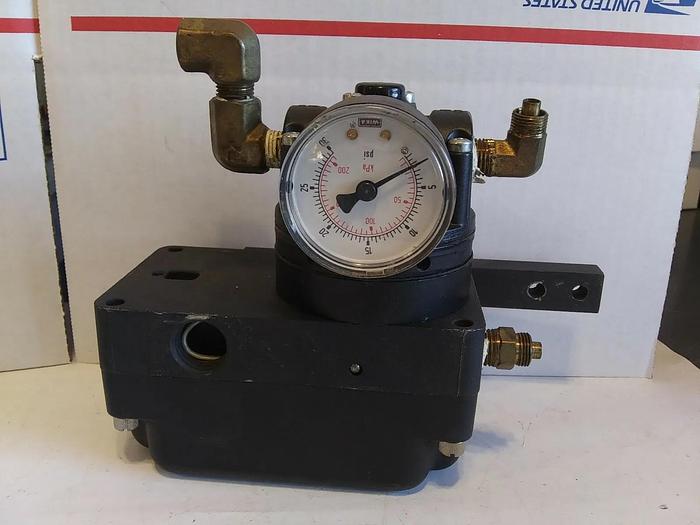 Used Fairchild Z15312TB5220 Transducer with ED1825 Regulator
