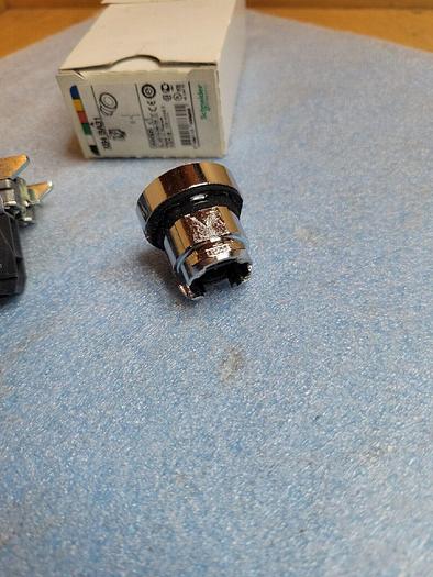 Schneider Electric XB4 BA31 Green