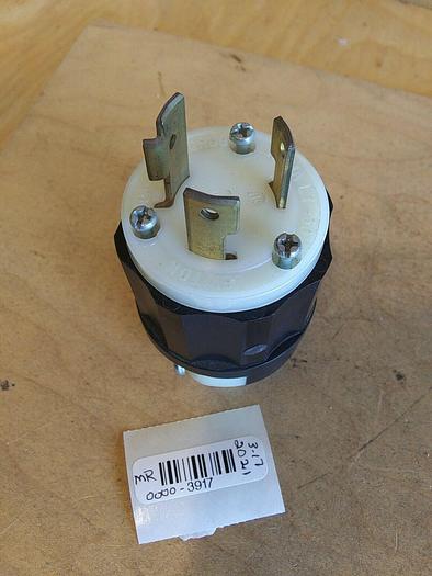Leviton 2631-PLC 2 pole 3 Wire Grounding Plug Locking