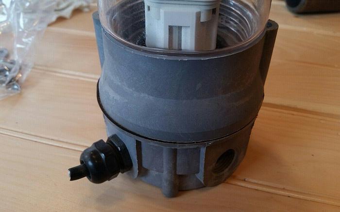 Used Sesco E960BBD, Weather Resistant Light Fixture