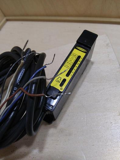 Used Banner D12EN6FP Teach Mode Fiber Optic Sensor