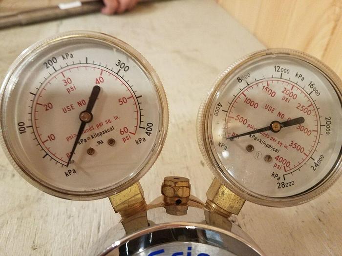 Used VWR Scientific 55850-125 Regulator, USED