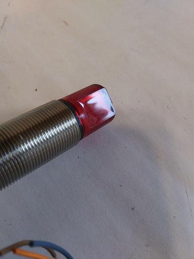 Telemecanique XU5 N18NP340W Photoelectric Sensor