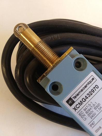 Telemecanique XCM G432970 Limit Switch