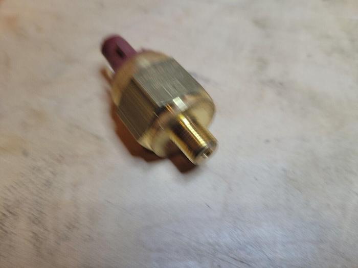 Camozzi PMM1ANTTO 18F, E1519E