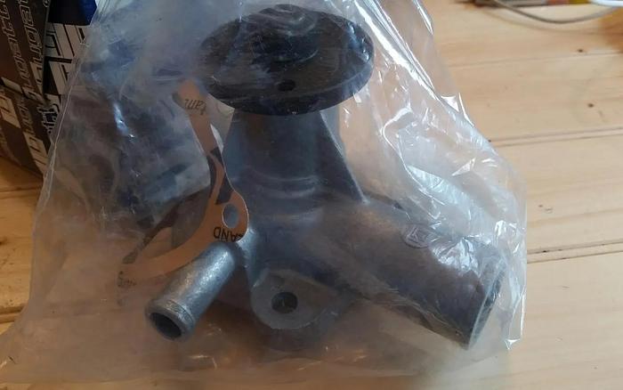 Bugatti Water Pump, WP331 Ford TAUNUS 1300-1600 X L, 1484376 - Vintage NOS