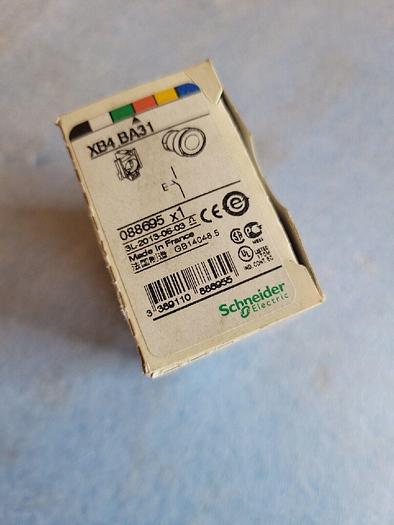 Schneider Electric XB4 BA31 Green