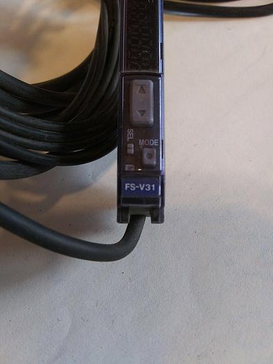 Used Keyence FS-V31 Digital Fiber Optic Sensor Amplifier (Lot of 2)