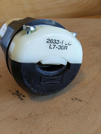 Leviton 2633-PLC 2pole 3-Wire Grounding Connector Locking