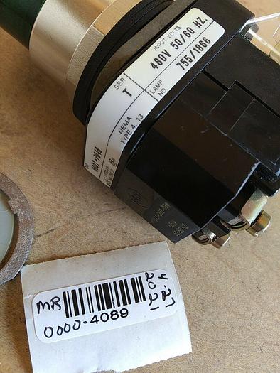 Allen Bradley 800T-PB46G Push Button. Illuminated. Green Lens