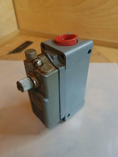 Used Square D AW18 Limit Switch, 9501