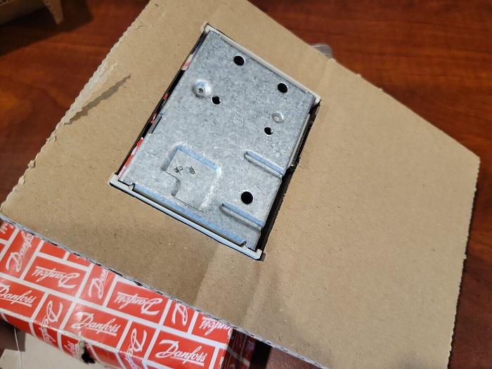 Used Danfoss Thermostat 060L111366