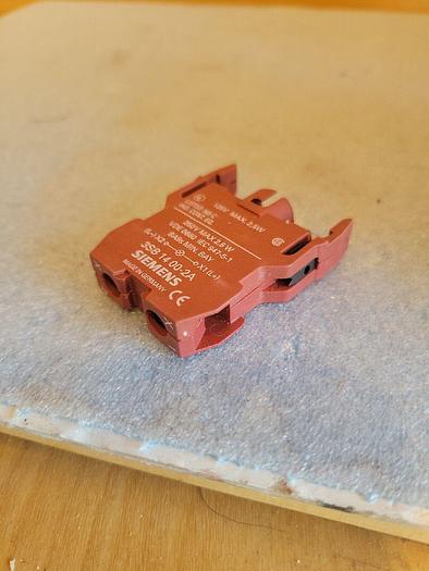 Siemens 3SB1 400-2A Lampholder BA9s 4011209023697